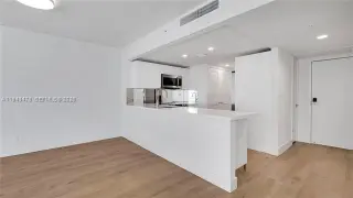 Propiedad en alquiler con 1 dormitorio y 1.5 baños en Miami