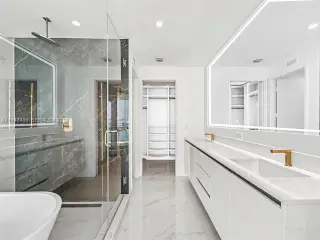 Propiedad en alquiler con 1 dormitorio y 2 baños en Miami