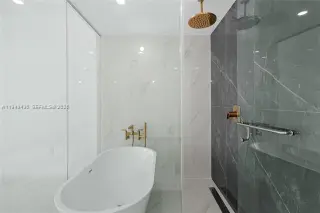 Propiedad en alquiler con 1 dormitorio y 2 baños en Miami