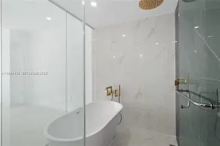 Propiedad en alquiler con 1 dormitorio y 2 baños en Miami