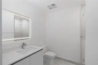Propiedad en alquiler con 1 dormitorio y 2 baños en Miami