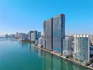 Propiedad en alquiler con 1 dormitorio y 2 baños en Miami