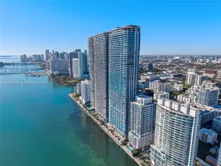 Propiedad en alquiler con 1 dormitorio y 2 baños en Miami