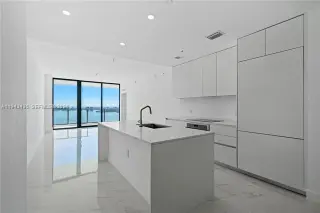 Propiedad en alquiler con 1 dormitorio y 2 baños en Miami