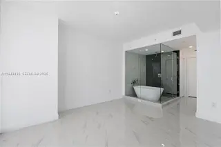 Propiedad en alquiler con 1 dormitorio y 2 baños en Miami