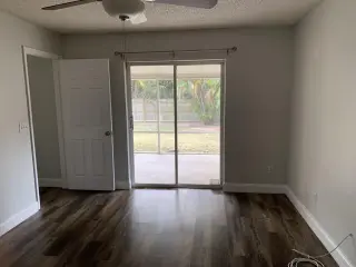 Propiedad en alquiler con 3 habitaciones y 2 baños en Port St Lucie