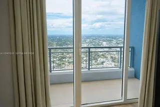 Propiedad en alquiler con 2 habitaciones y 3 baños en Miami