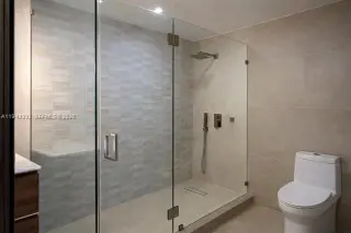 Propiedad en alquiler con 2 habitaciones y 3 baños en Miami