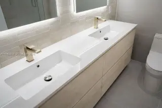 Propiedad en alquiler con 2 habitaciones y 3 baños en Miami