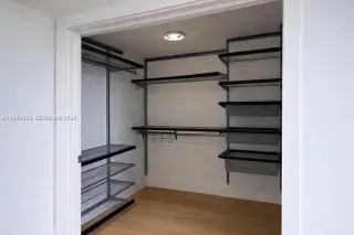 Propiedad en alquiler con 2 habitaciones y 3 baños en Miami
