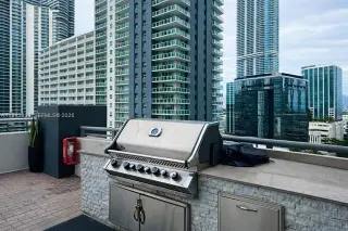 Propiedad en alquiler con 2 habitaciones y 3 baños en Miami