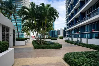 Propiedad en alquiler con 2 habitaciones y 3 baños en Miami