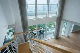 Propiedad en alquiler con 2 habitaciones y 3 baños en Miami