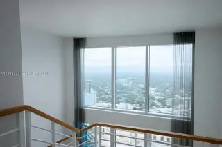 Propiedad en alquiler con 2 habitaciones y 3 baños en Miami