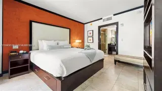 Propiedad en alquiler con 0 habitaciones y 1.5 baños en Miami Beach