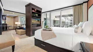Propiedad en alquiler con 0 habitaciones y 1.5 baños en Miami Beach