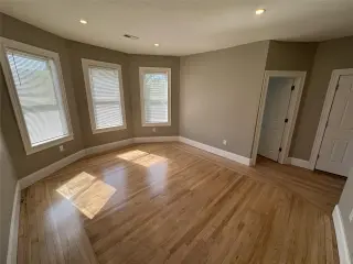 Propiedad en alquiler con 4 habitaciones y 3 baños en Somerville