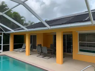 Propiedad en alquiler con 3 habitaciones y 2 baños en Cape Coral