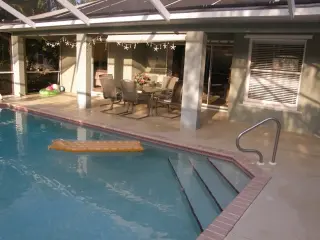 Propiedad en alquiler con 3 habitaciones y 2 baños en Cape Coral