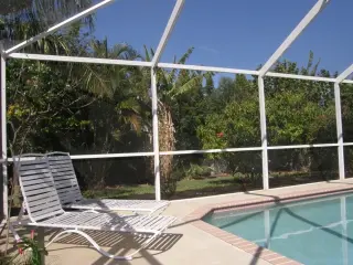 Propiedad en alquiler con 3 habitaciones y 2 baños en Cape Coral