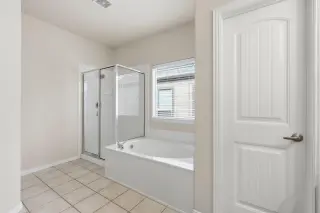 Propiedad en alquiler con 2 habitaciones y 3 baños en McKinney