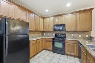 Propiedad en alquiler con 2 habitaciones y 3 baños en McKinney