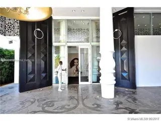 Propiedad en alquiler con 0 habitaciones y 1 baño en Miami Beach