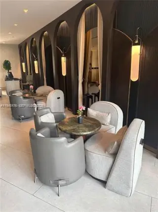 Propiedad en alquiler con 0 habitaciones y 1 baño en Miami Beach