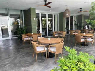 Propiedad en alquiler con 0 habitaciones y 1 baño en Miami Beach