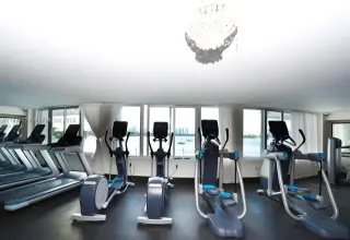 Propiedad en alquiler con 0 habitaciones y 1 baño en Miami Beach