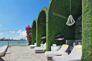 Propiedad en alquiler con 0 habitaciones y 1 baño en Miami Beach