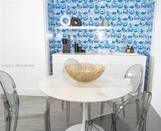 Propiedad en alquiler con 0 habitaciones y 1 baño en Miami Beach