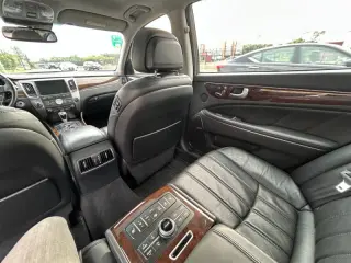 2012 Hyundai Equus Signature