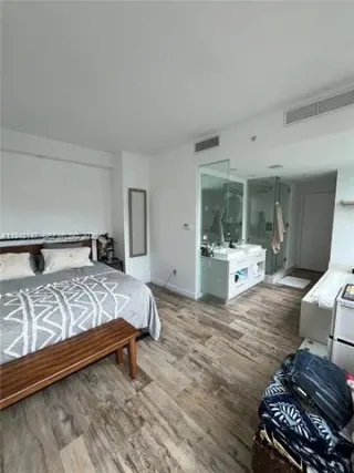 Propiedad en alquiler con 1 dormitorio y 1.5 baños en Miami