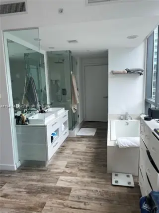 Propiedad en alquiler con 1 dormitorio y 1.5 baños en Miami