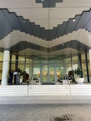 Propiedad en alquiler con 1 dormitorio y 1.5 baños en Miami