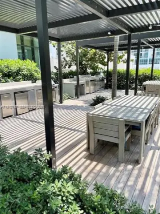 Propiedad en alquiler con 1 dormitorio y 1.5 baños en Miami