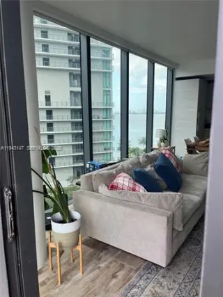 Propiedad en alquiler con 1 dormitorio y 1.5 baños en Miami