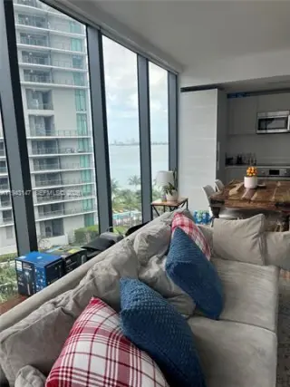 Propiedad en alquiler con 1 dormitorio y 1.5 baños en Miami