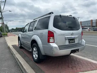 2008 Nissan Pathfinder SE
