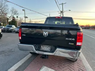 2017 RAM 1500 SLT