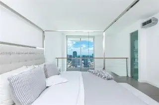 Propiedad en alquiler con 3 habitaciones y 2 baños en 33130