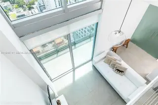 Propiedad en alquiler con 3 habitaciones y 2 baños en 33130