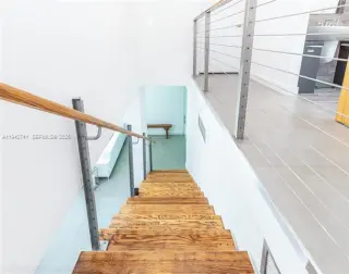 Propiedad en alquiler con 3 habitaciones y 2 baños en 33130