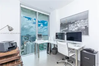 Propiedad en alquiler con 3 habitaciones y 2 baños en 33130