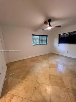 Propiedad en alquiler con 3 habitaciones y 2 baños en Pinecrest
