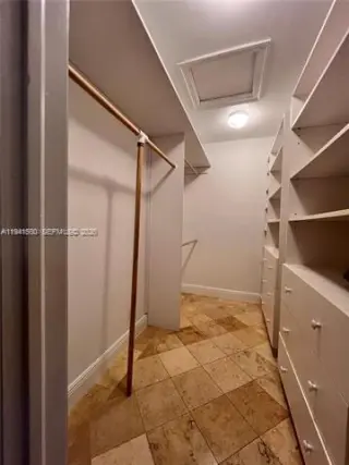 Propiedad en alquiler con 3 habitaciones y 2 baños en Pinecrest