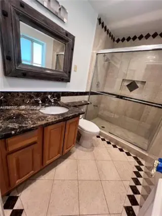 Propiedad en alquiler con 3 habitaciones y 2 baños en Pinecrest