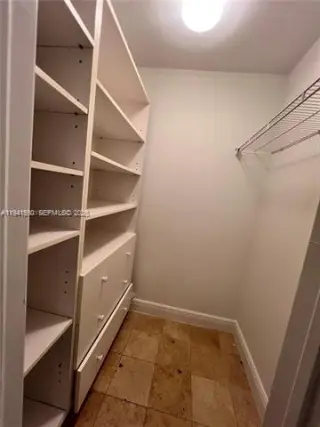 Propiedad en alquiler con 3 habitaciones y 2 baños en Pinecrest