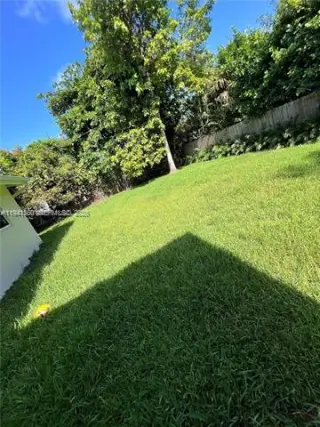 Propiedad en alquiler con 3 habitaciones y 2 baños en Pinecrest